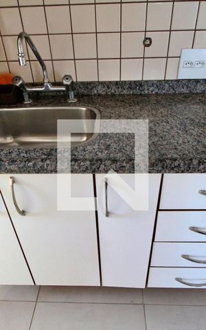 Apartamento à venda com 48m², 2 quartos e 1 vagaCozinha - Pia e armário