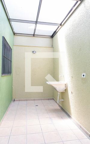Casa à venda com 108m², 3 quartos e 2 vagasÁrea de Serviço