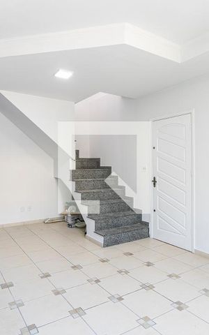 Casa à venda com 108m², 3 quartos e 2 vagasSala