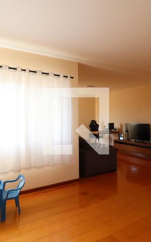 Apartamento para alugar com 207m², 4 quartos e 2 vagas Apartamento para alugar com 207m², 4 quartos e 2 vagasSala