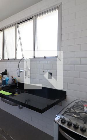 Apartamento para alugar com 207m², 4 quartos e 2 vagas Apartamento para alugar com 207m², 4 quartos e 2 vagasCozinha