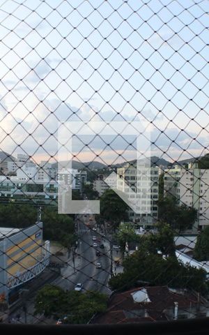 Apartamento para alugar com 71m², 2 quartos e 1 vagavaranda