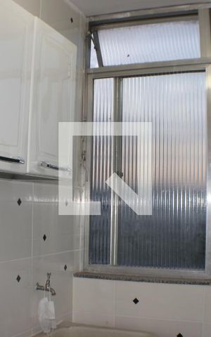 Apartamento para alugar com 71m², 2 quartos e 1 vagaÁrea de Serviço