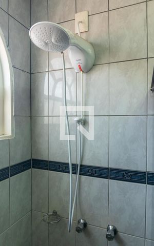 Casa à venda com 580m², 7 quartos e 5 vagas Casa à venda com 580m², 7 quartos e 5 vagasCasa 1 - Banheiro da Suíte 2