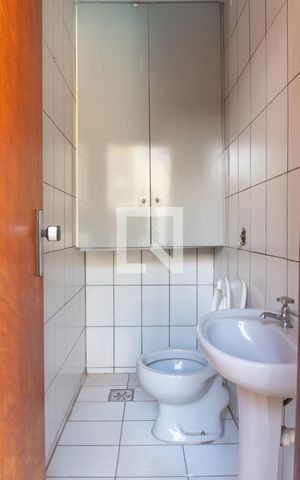 Casa à venda com 580m², 7 quartos e 5 vagas Casa à venda com 580m², 7 quartos e 5 vagasCasa 2 - Banheiro Social