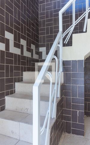 Casa à venda com 580m², 7 quartos e 5 vagas Casa à venda com 580m², 7 quartos e 5 vagasCasa 2 - Escada