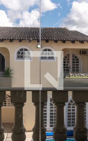 Casa à venda com 580m², 7 quartos e 5 vagas Casa à venda com 580m², 7 quartos e 5 vagasCasa 2 - Vista do Quarto 4