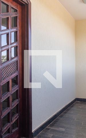 Casa à venda com 580m², 7 quartos e 5 vagas Casa à venda com 580m², 7 quartos e 5 vagasCasa 1 - Varanda da Sala