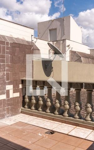 Casa à venda com 580m², 7 quartos e 5 vagas Casa à venda com 580m², 7 quartos e 5 vagasCasa 2 - Varanda da Sala