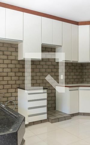 Casa à venda com 580m², 7 quartos e 5 vagas Casa à venda com 580m², 7 quartos e 5 vagasCasa 1 - Cozinha