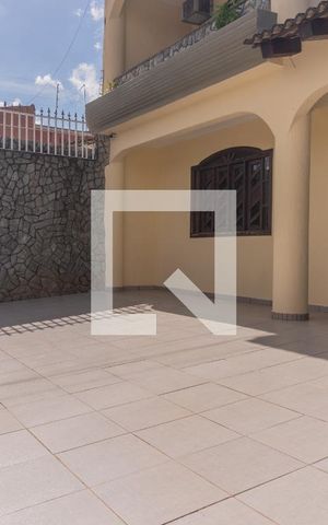 Casa à venda com 580m², 7 quartos e 5 vagas Casa à venda com 580m², 7 quartos e 5 vagasGaragem