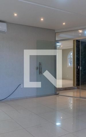 Casa à venda com 580m², 7 quartos e 5 vagas Casa à venda com 580m², 7 quartos e 5 vagasCasa 1 - Sala de TV