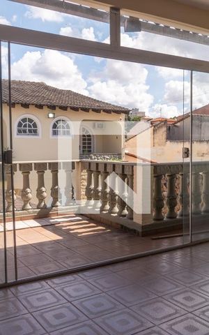 Casa à venda com 580m², 7 quartos e 5 vagas Casa à venda com 580m², 7 quartos e 5 vagasCasa 2 - Sala