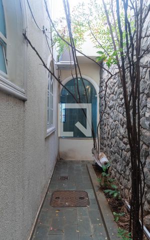 Casa à venda com 580m², 7 quartos e 5 vagas Casa à venda com 580m², 7 quartos e 5 vagasCasa 1 - Vista do Quarto 2