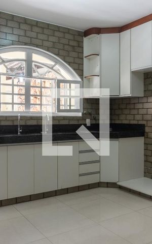Casa à venda com 580m², 7 quartos e 5 vagas Casa à venda com 580m², 7 quartos e 5 vagasCasa 1 - Cozinha