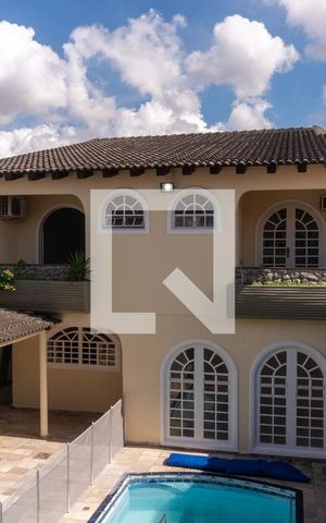 Casa à venda com 580m², 7 quartos e 5 vagas Casa à venda com 580m², 7 quartos e 5 vagasCasa 2 - Vista da Suíte 3