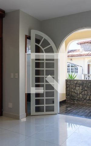 Casa à venda com 580m², 7 quartos e 5 vagas Casa à venda com 580m², 7 quartos e 5 vagasCasa 1 - Suíte 1