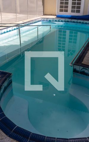 Casa à venda com 580m², 7 quartos e 5 vagas Casa à venda com 580m², 7 quartos e 5 vagasPiscina