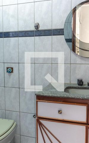 Casa à venda com 580m², 7 quartos e 5 vagas Casa à venda com 580m², 7 quartos e 5 vagasCasa 1 - Banheiro da Suíte 2