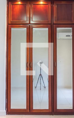 Casa à venda com 580m², 7 quartos e 5 vagas Casa à venda com 580m², 7 quartos e 5 vagasCasa 1 - Detalhe da Suíte 1