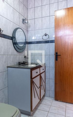 Casa à venda com 580m², 7 quartos e 5 vagas Casa à venda com 580m², 7 quartos e 5 vagasCasa 1 - Banheiro da Suíte 2