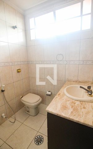 Casa à venda com 148m², 2 quartos e 2 vagasBanheiro Social