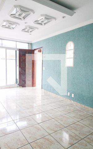 Casa à venda com 148m², 2 quartos e 2 vagasSala