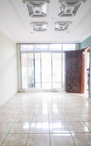 Casa à venda com 148m², 2 quartos e 2 vagasSala