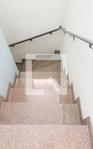Casa à venda com 148m², 2 quartos e 2 vagasEscada sala