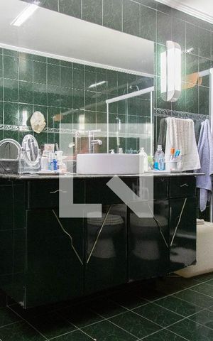 Casa à venda com 1200m², 7 quartos e 17 vagas Casa à venda com 1200m², 7 quartos e 17 vagasBanheiro suíte 1