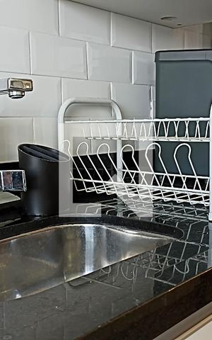 Apartamento à venda com 196m², 4 quartos e 4 vagas Apartamento à venda com 196m², 4 quartos e 4 vagasCozinha - Pia