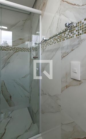 Apartamento à venda com 196m², 4 quartos e 4 vagas Apartamento à venda com 196m², 4 quartos e 4 vagasBanheiro suíte