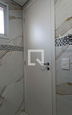Apartamento à venda com 196m², 4 quartos e 4 vagas Apartamento à venda com 196m², 4 quartos e 4 vagasBanheiro suíte 2