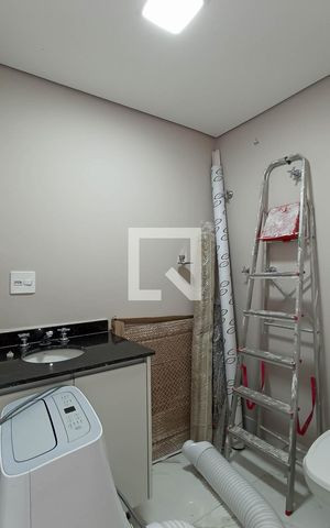 Apartamento à venda com 196m², 4 quartos e 4 vagas Apartamento à venda com 196m², 4 quartos e 4 vagasBanheiro social