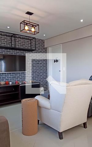 Apartamento à venda com 196m², 4 quartos e 4 vagas Apartamento à venda com 196m², 4 quartos e 4 vagasSala de TV