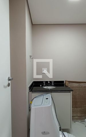 Apartamento à venda com 196m², 4 quartos e 4 vagas Apartamento à venda com 196m², 4 quartos e 4 vagasBanheiro social