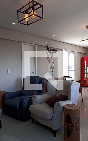 Apartamento à venda com 196m², 4 quartos e 4 vagas Apartamento à venda com 196m², 4 quartos e 4 vagasSala de TV