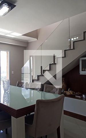 Apartamento à venda com 196m², 4 quartos e 4 vagas Apartamento à venda com 196m², 4 quartos e 4 vagasSala de jantar
