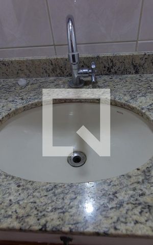 Apartamento à venda com 72m², 2 quartos e 1 vaga Apartamento à venda com 72m², 2 quartos e 1 vagaBanheiro Social