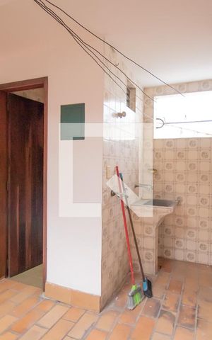 Casa à venda com 160m², 4 quartos e 2 vagas Casa à venda com 160m², 4 quartos e 2 vagasÁrea de Serviço