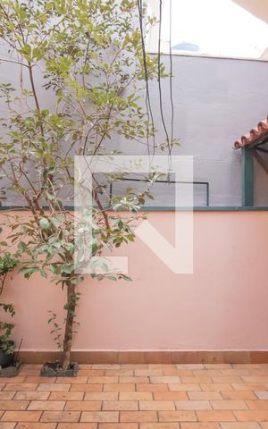 Casa à venda com 160m², 4 quartos e 2 vagas Casa à venda com 160m², 4 quartos e 2 vagasQuintal