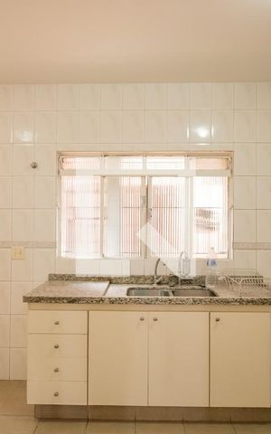 Casa à venda com 160m², 4 quartos e 2 vagas Casa à venda com 160m², 4 quartos e 2 vagasCozinha