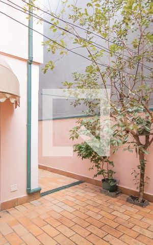 Casa à venda com 160m², 4 quartos e 2 vagas Casa à venda com 160m², 4 quartos e 2 vagasQuintal