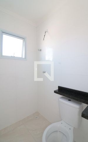 Casa à venda com 70m², 2 quartos e 1 vagaBanheiro da Suite 1 