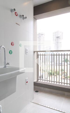 Apartamento à venda com 70m², 2 quartos e 1 vagaÁrea de serviço