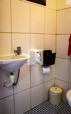 Casa à venda com 221m², 3 quartos e 5 vagas Casa à venda com 221m², 3 quartos e 5 vagasBanheiro de Serviço