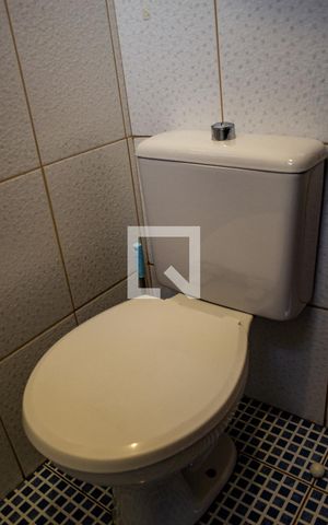 Casa à venda com 221m², 3 quartos e 5 vagas Casa à venda com 221m², 3 quartos e 5 vagasBanheiro de Serviço