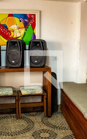 Casa à venda com 221m², 3 quartos e 5 vagas Casa à venda com 221m², 3 quartos e 5 vagasÁrea Externa