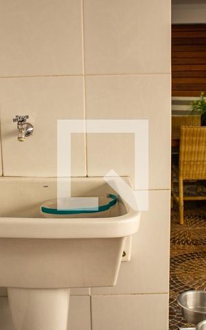 Casa à venda com 221m², 3 quartos e 5 vagas Casa à venda com 221m², 3 quartos e 5 vagasÁrea de serviço