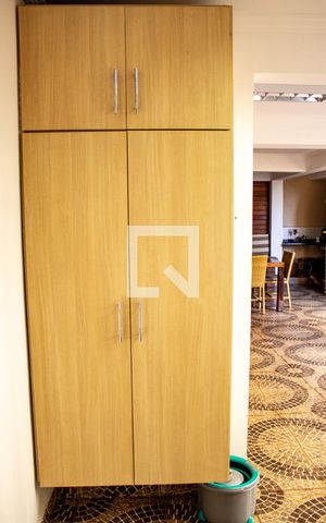 Casa à venda com 221m², 3 quartos e 5 vagas Casa à venda com 221m², 3 quartos e 5 vagasÁrea de serviço